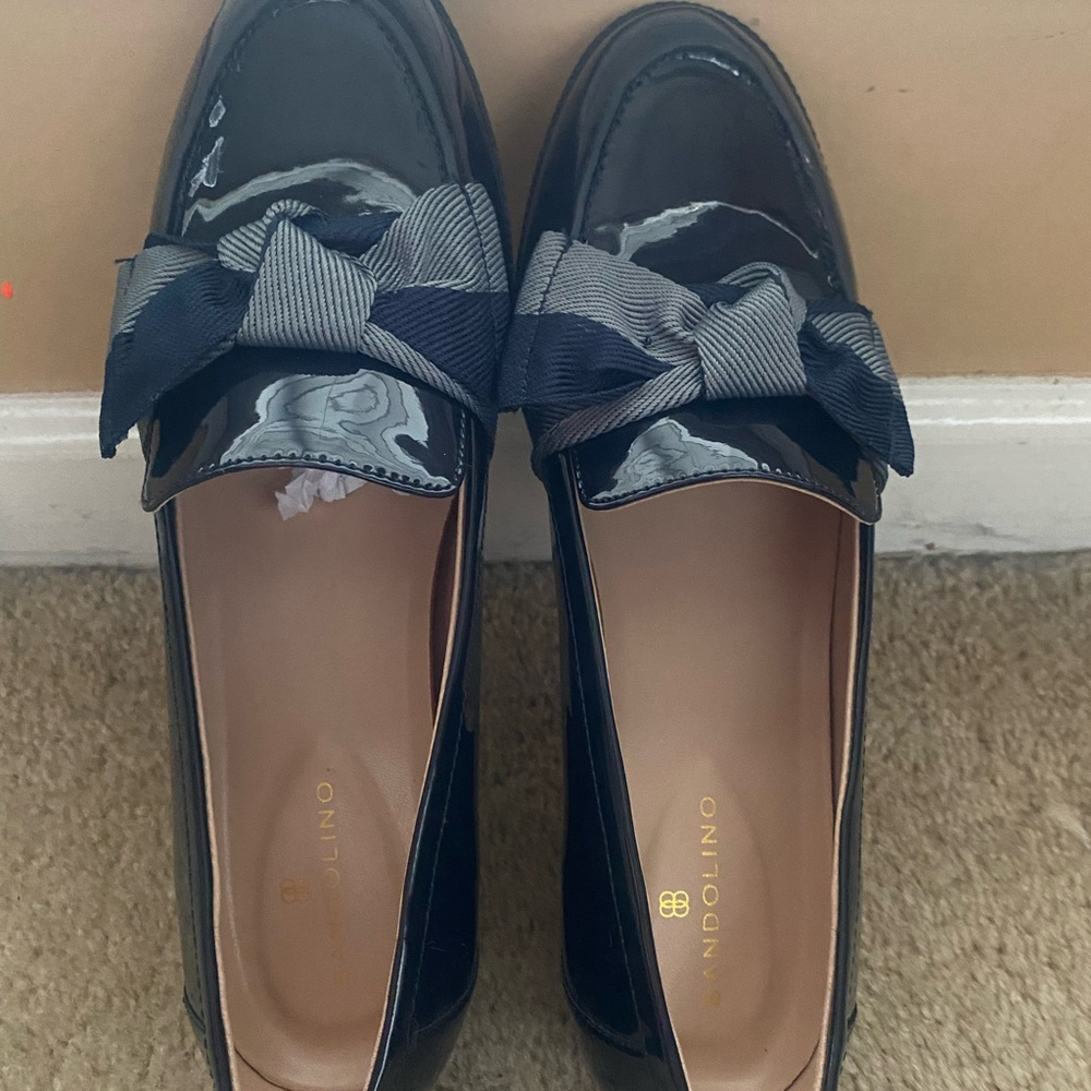 Brand New Bandolino Glossy Navy Loafers with Striped Bow